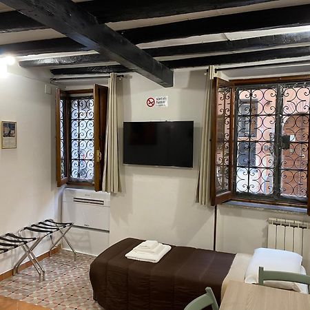 Casa Vicolo Moroni - Trastevere Рим Экстерьер фото
